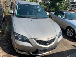 Silber Gebraucht 2005 Mazda 3 Comfort Limousine | 1.499 € (Fairer Preis)