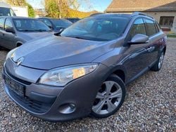 Grau Gebraucht 2010 Renault Mégane III Dynamique Limousine | 2.950 € (Guter Preis)