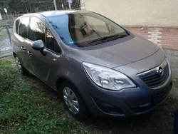 Grau Gebraucht 2010 Opel Meriva Design Edition Van / Kleinbus | 4.500 € (Fairer Preis)