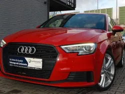 Tangorot metallic Gebraucht 2019 Audi A3 Sportback S-Line Kombi | 19.999 € (Fairer Preis)