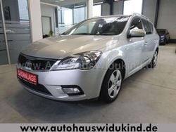 Silber Gebraucht 2010 Kia Ceed Sportswagon Kombi | 3.490 € (Etwas zu teuer)