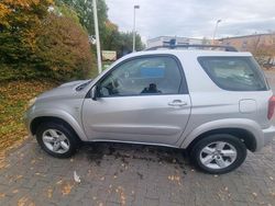 Grau Gebraucht 2005 Toyota RAV4 Edition SUV | 4.500 € (Fairer Preis)