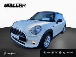 Pepper white (weiß) Gebraucht 2018 Mini Cooper D Kleinwagen | 12.450 € (Superpreis)