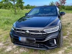 Schwarz Gebraucht 2024 VW T-Roc Cabriolet R-line Cabrio | 36.950 € (Fairer Preis)