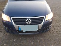 Blau Gebraucht 2009 VW Passat Comfortline Kombi | 2.000 € (Fairer Preis)