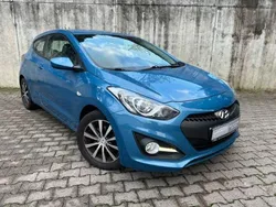 Blau Gebraucht 2014 Hyundai i30 Limousine | 6.490 € (Fairer Preis)