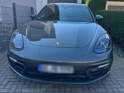 Grün Gebraucht 2022 Porsche Panamera 4 Platinum Edition Limousine | 76.000 € (Guter Preis)
