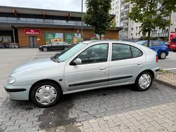Grau Gebraucht 2002 Renault Mégane Limousine | 1.700 € (Fairer Preis)