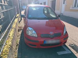 Rot Gebraucht 2005 Toyota Yaris Kombi | 1.200 €