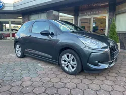 Lackierung sharkgrau+onyxsch Gebraucht 2016 DS Automobiles DS3 So Chic Kleinwagen | 7.990 € (Fairer Preis)