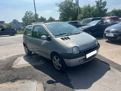 Grau Gebraucht 2004 Renault Twingo Kleinwagen | 1.700 € (Fairer Preis)