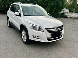 Weiß Gebraucht 2009 VW Tiguan Sportline SUV | 10.500 € (Etwas zu teuer)