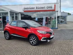 Rot Gebraucht 2017 Renault Captur Intens SUV | 12.250 € (Etwas zu teuer)