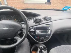 Rot Gebraucht 1998 Ford Focus Limousine | 600 € (Superpreis)