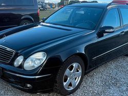 Blau Gebraucht 2005 Mercedes E200 Avantgarde Kombi | 4.950 € (Fairer Preis)