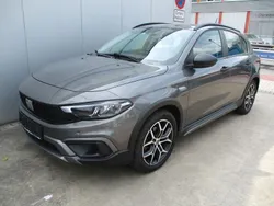 Grau Gebraucht 2021 Fiat Tipo Cross Limousine | 11.870 € (Fairer Preis)