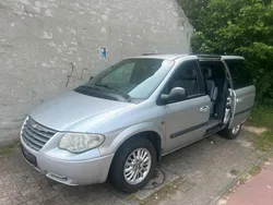 Silber Gebraucht 2006 Chrysler Voyager Van / Kleinbus | 1.499 € (Guter Preis)
