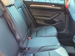 Beige Gebraucht 2015 VW Passat Trendline Kombi | 5.499 € (Fairer Preis)