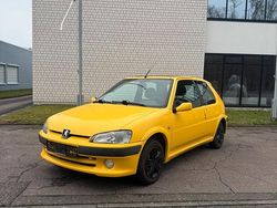 Gelb Gebraucht 2002 Peugeot 106 Sport Kleinwagen | 2.300 €