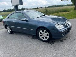 Blau Gebraucht 2003 Mercedes 200 Coupé | 3.400 € (Fairer Preis)