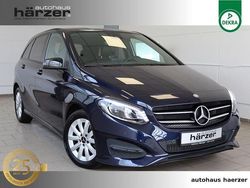 Blau Gebraucht 2017 Mercedes B180 Edition Van / Kleinbus | 19.990 € (Etwas zu teuer)