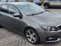 Grau Gebraucht 2017 Peugeot 308 Active Kombi | 4.950 € (Superpreis)