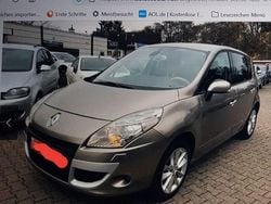 Beige Gebraucht 2009 Renault Scénic III Luxe Van / Kleinbus | 6.500 € (Fairer Preis)