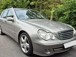 Silber Gebraucht 2004 Mercedes C200 Classic Kombi | 3.500 €