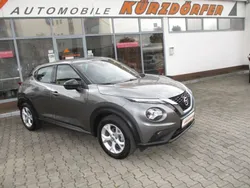 Grau Gebraucht 2021 Nissan Juke SUV | 16.400 € (Fairer Preis)