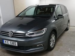Grau Gebraucht 2020 VW Touran Highline Van / Kleinbus | 24.900 € (Fairer Preis)
