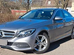 Grau Gebraucht 2014 Mercedes 220 Limousine | 15.000 €