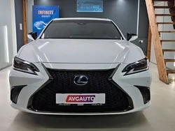 Weiß Gebraucht 2019 Lexus ES300H Sport Line Limousine | 36.999 €