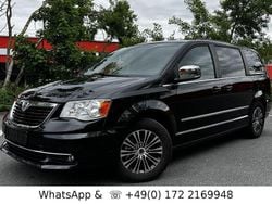Schwarz Gebraucht 2015 Lancia Voyager S Van / Kleinbus | 15.400 € (Fairer Preis)