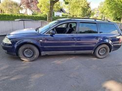 Blau Gebraucht 2004 VW Passat Kombi | 1.050 € (Superpreis)