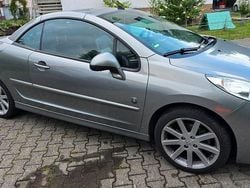 Grau Gebraucht 2011 Peugeot 207 CC Roland Garros Cabrio | 3.900 € (Fairer Preis)