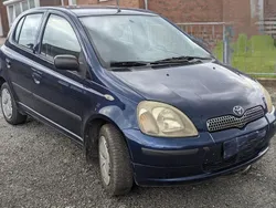 Blau Gebraucht 1999 Toyota Yaris Kleinwagen | 850 €