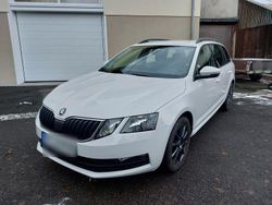 Weiß Gebraucht 2020 Skoda Octavia Kombi | 18.000 € (Superpreis)