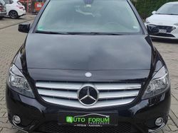 Schwarz Gebraucht 2012 Mercedes B180 Van / Kleinbus | 10.499 € (Guter Preis)