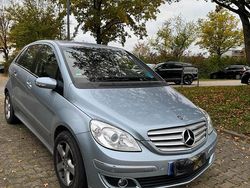 Blau Gebraucht 2006 Mercedes B170 Van / Kleinbus | 3.500 €