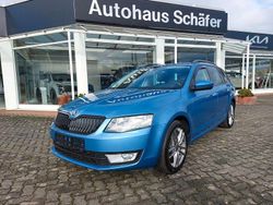 Blau Gebraucht 2016 Skoda Octavia Ambition Kombi | 14.990 € (Etwas zu teuer)