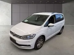 Weiß Gebraucht 2020 VW Touran Comfortline Van / Kleinbus | 12.988 € (Guter Preis)