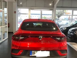 Rot Gebraucht 2021 Renault Arkana Zen SUV | 18.600 € (Guter Preis)
