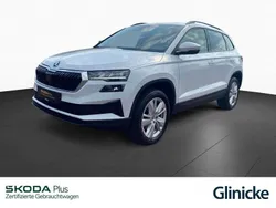 Weiß Gebraucht 2024 Skoda Karoq Selection SUV | 28.433 € (Superpreis)