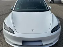 Weiß Gebraucht 2023 Tesla Model 3 Standard Range Limousine | 32.400 € (Fairer Preis)