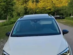 Weiß Gebraucht 2017 VW Touran R-line Van / Kleinbus | 22.800 € (Fairer Preis)