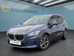 Blau Gebraucht 2024 BMW 218 Active Tourer Van / Kleinbus | 29.049 € (Guter Preis)