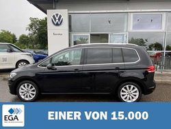 Schwarz metallic Gebraucht 2024 VW Touran Highline Van / Kleinbus | 35.910 € (Etwas zu teuer)