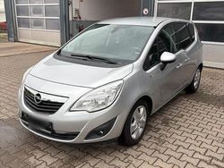 Silber Gebraucht 2011 Opel Meriva Van / Kleinbus | 4.000 € (Fairer Preis)