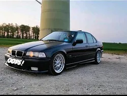 Schwarz Gebraucht 1996 BMW 320 M Sport Limousine | 4.800 €