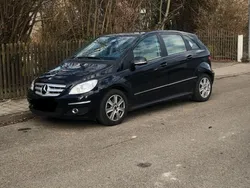 Schwarz Gebraucht 2010 Mercedes B200 Van / Kleinbus | 9.300 € (Etwas zu teuer)